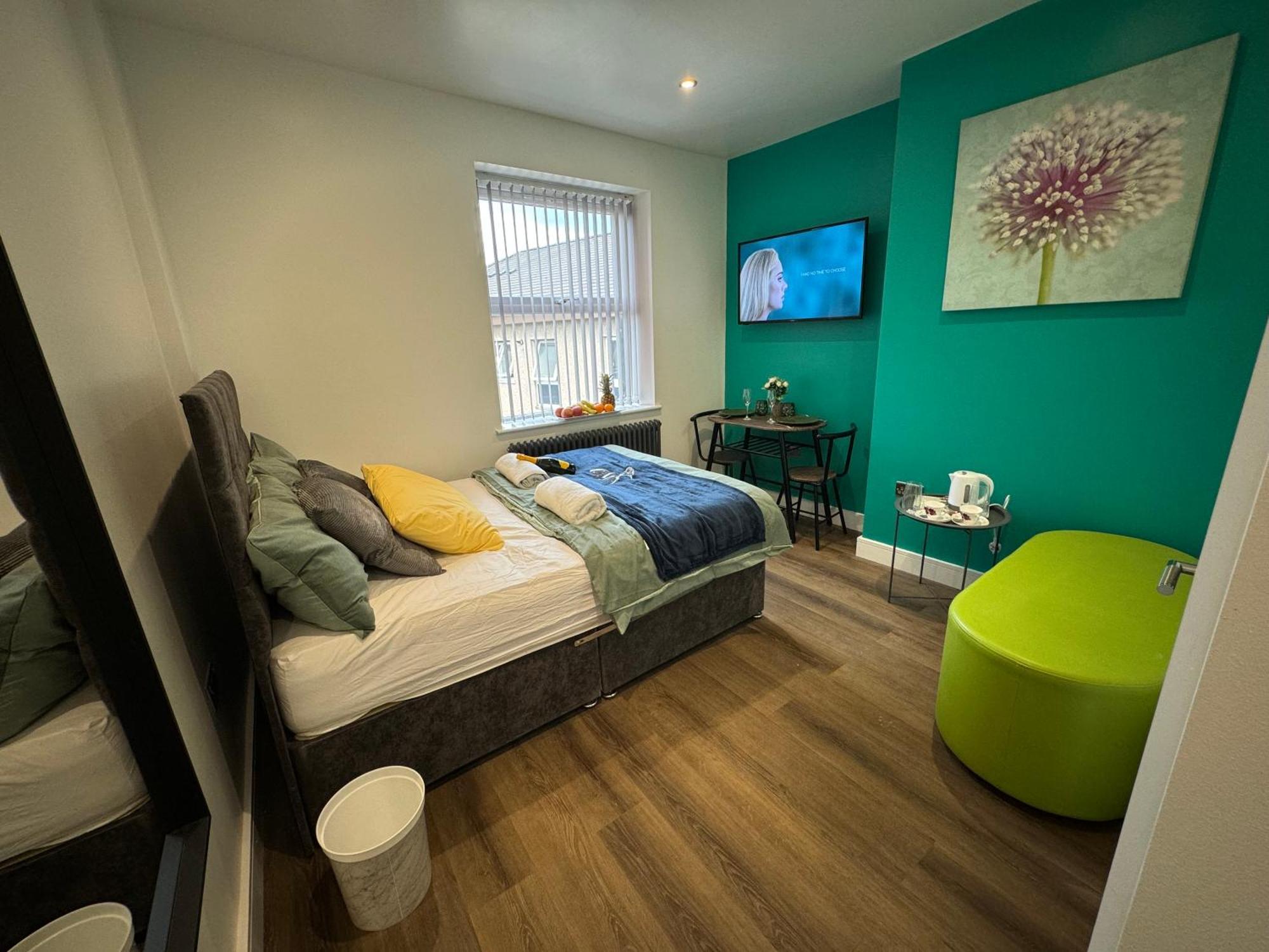 Southgate Luxury Apartments Elland Bagian luar foto