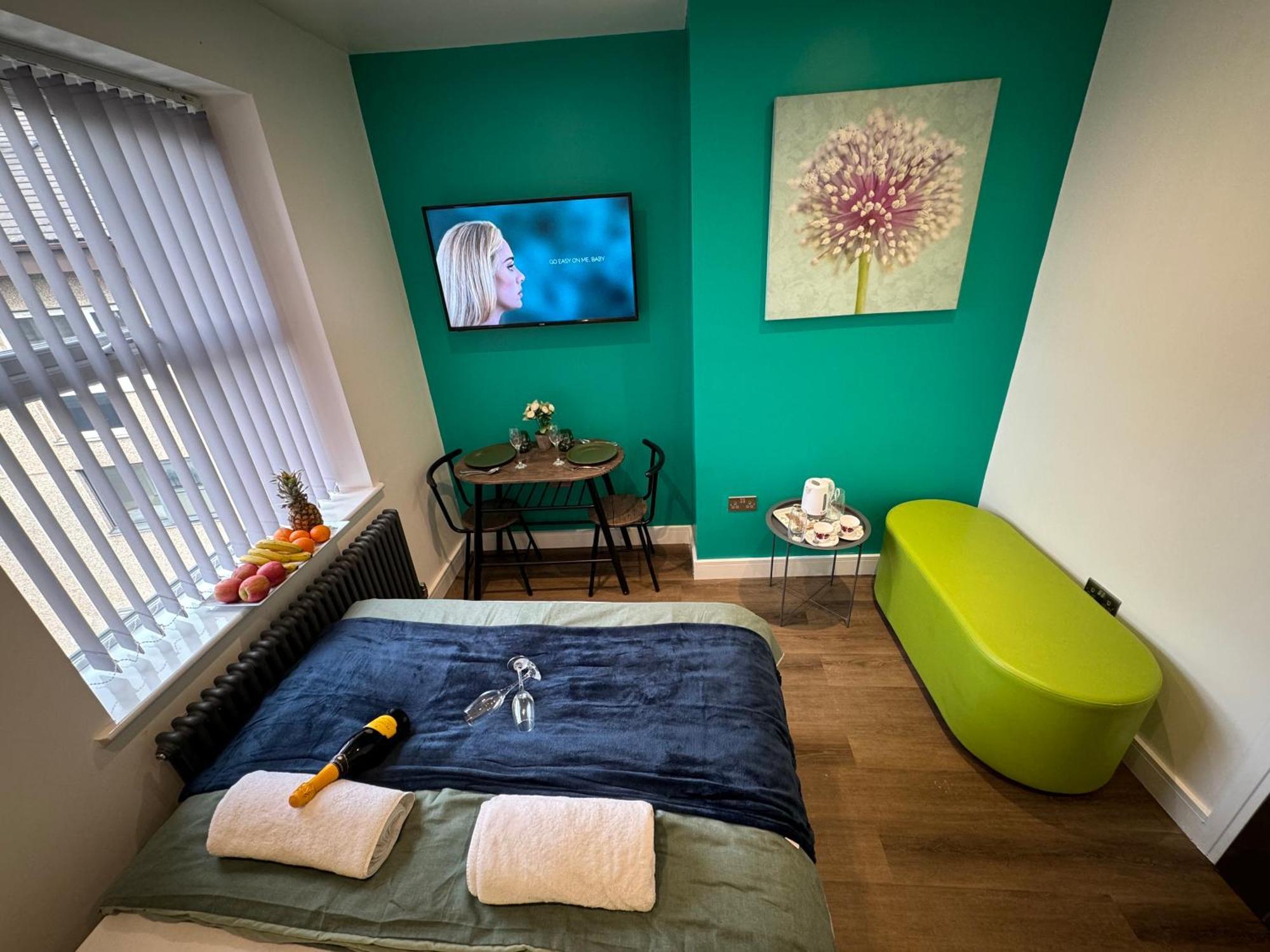Southgate Luxury Apartments Elland Bagian luar foto