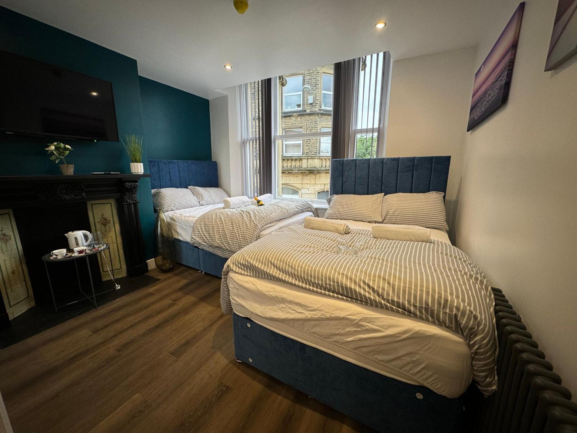 Southgate Luxury Apartments Elland Bagian luar foto