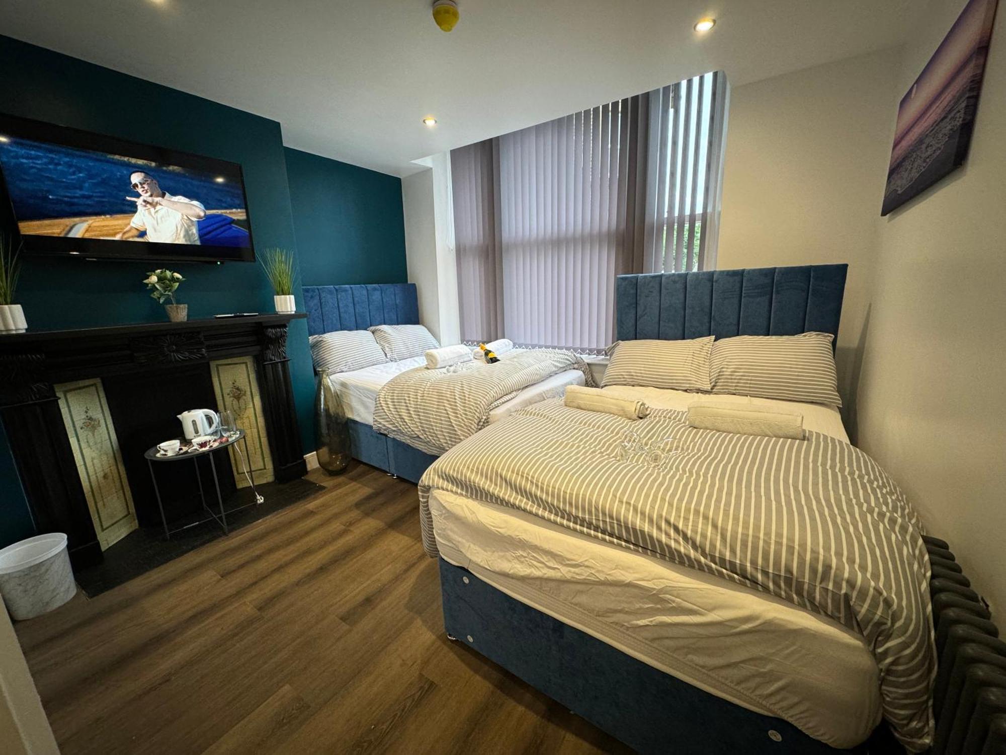 Southgate Luxury Apartments Elland Bagian luar foto