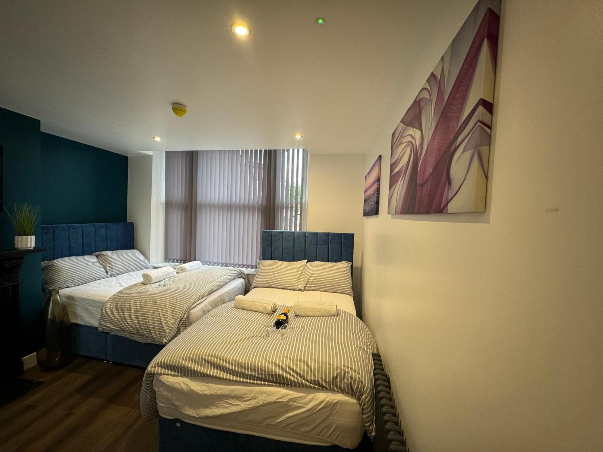 Southgate Luxury Apartments Elland Bagian luar foto