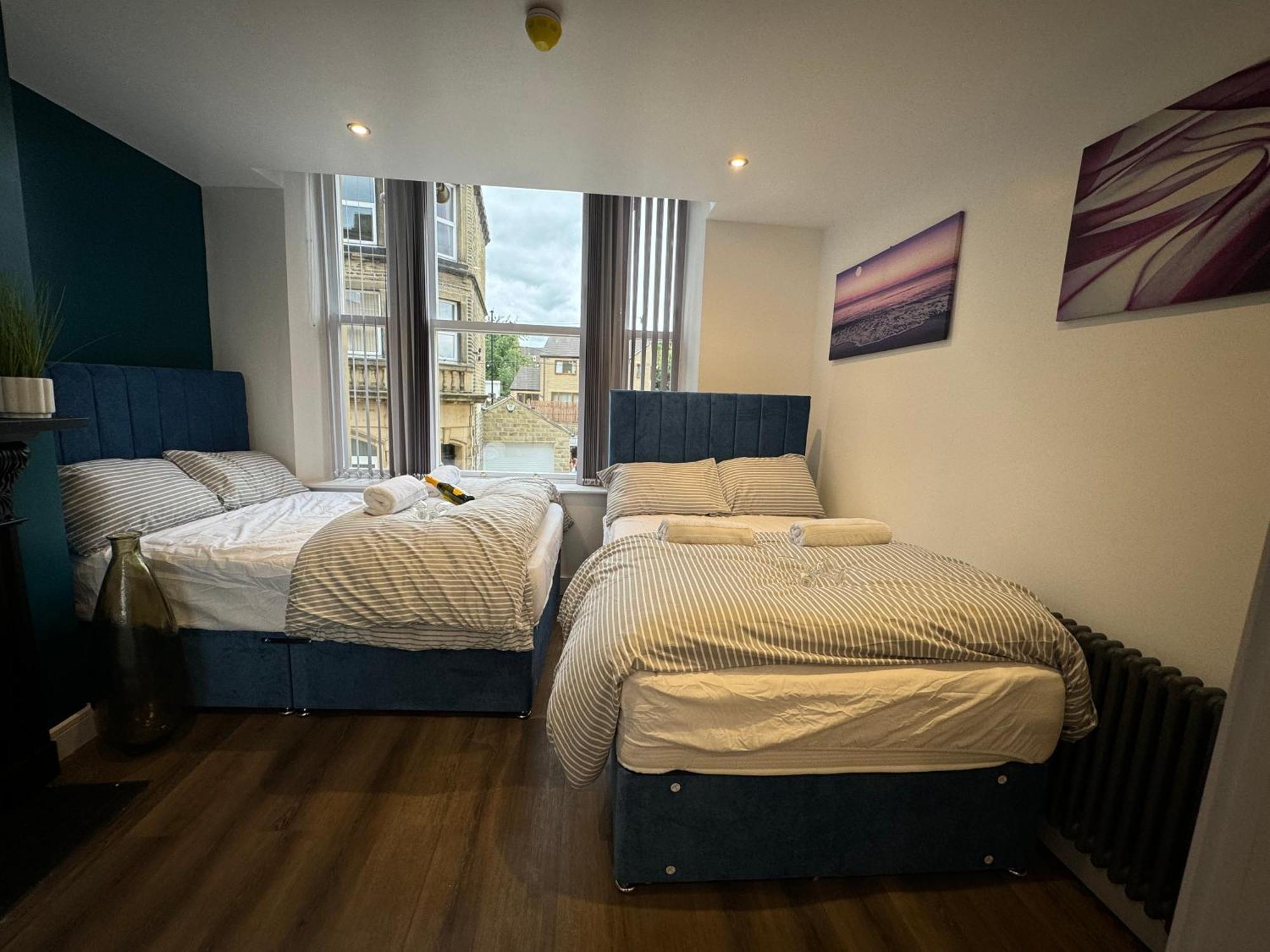 Southgate Luxury Apartments Elland Bagian luar foto