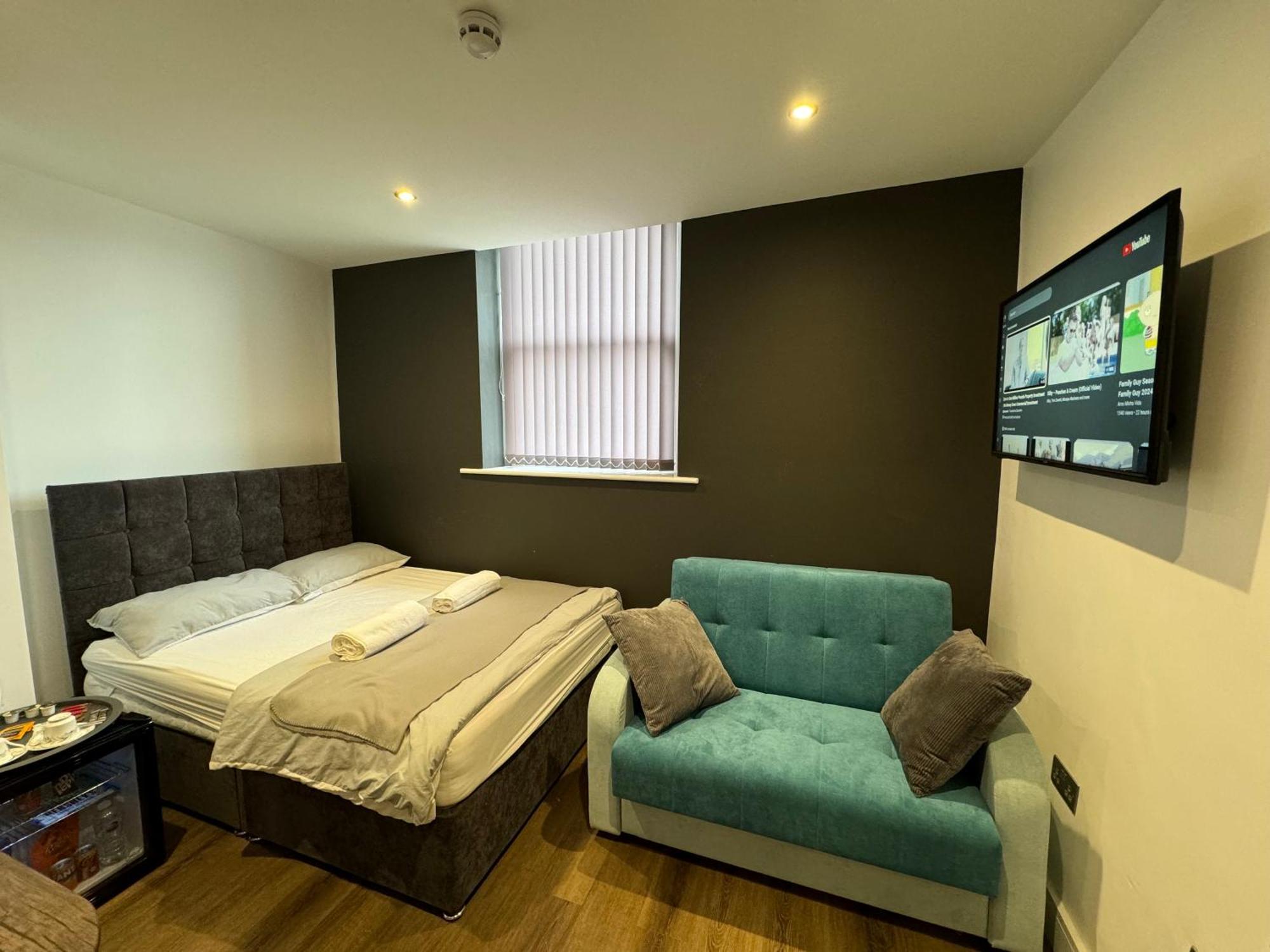 Southgate Luxury Apartments Elland Bagian luar foto