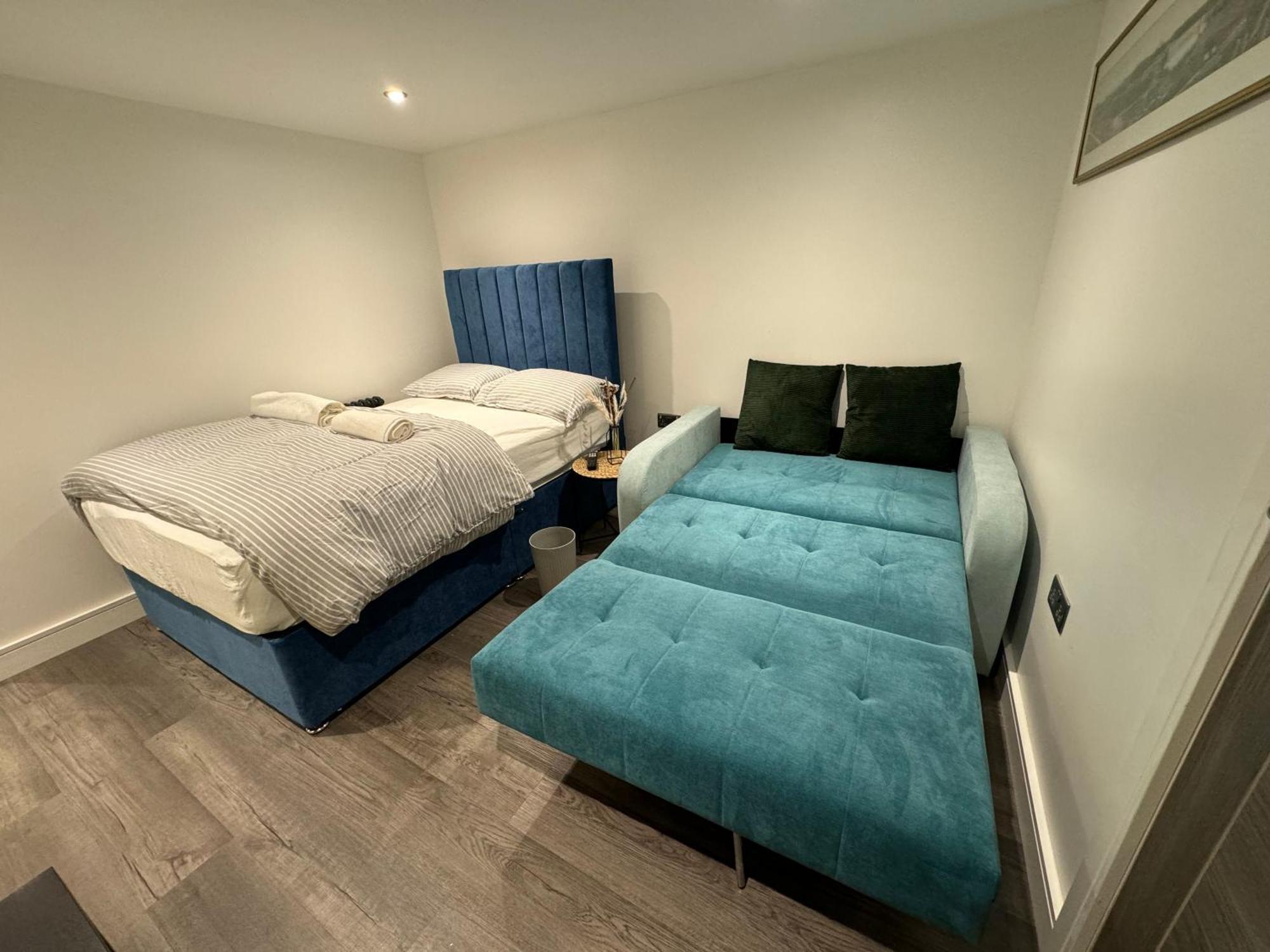 Southgate Luxury Apartments Elland Bagian luar foto