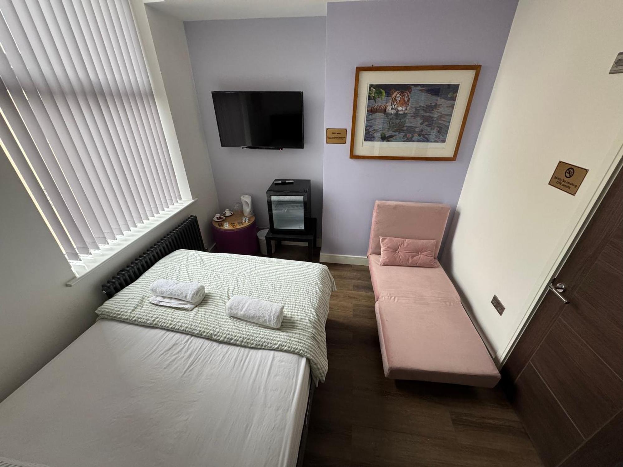 Southgate Luxury Apartments Elland Bagian luar foto
